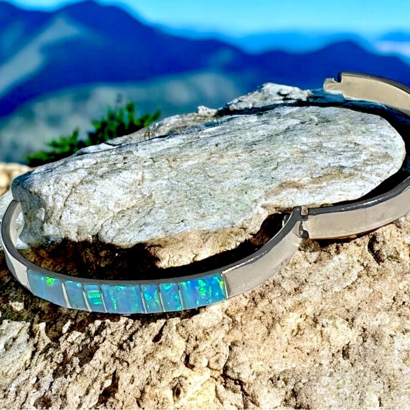 🌺Stunning Sterling & Opal Hinged Bracelet - Picture 7 of 15